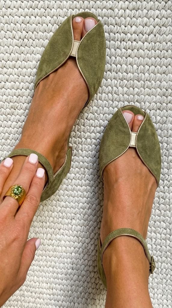 Olivia | Elegant Vintage Sandals